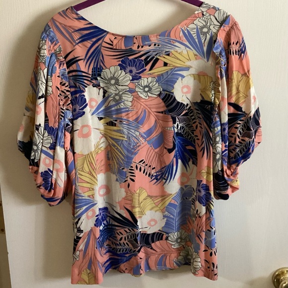 New— Sanctuary Tropical Floral Puffed-sleeve Blouse - Pink, Blue, Cream - Picture 2 of 5